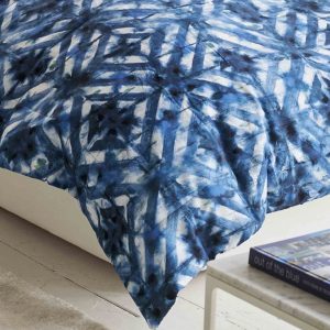DESIGNERS GUILD Tagesdecke PARKET BATIK INDIGO, 135 x 220