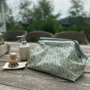 Kosmetiktasche blumig blau