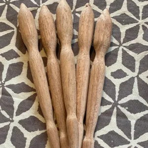 Pikierstab Betonica – dunkles Holz, handgemacht