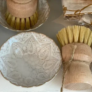 Handbürste und Happinessschale im Set (Ersparnis 1,90)