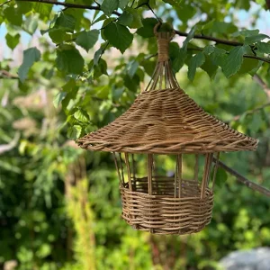 Vogelfutterspender, Vogelhaus Rattan