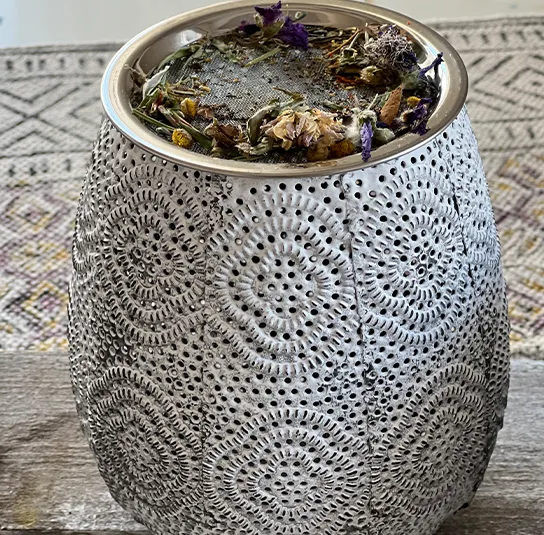 Stövchen Ylva mit Räuchersieb groß – Bild 3